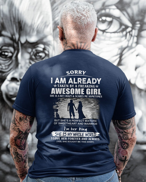 Awesome Girlfriend T-Shirt – Funny Gift for Girlfriend, Wife from Boyfriend or Husband